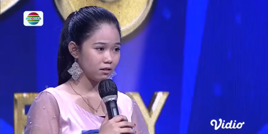 Penampilan Peserta Evi di D'Academy 5 Bikin Para Juri Meneteskan Air Mata