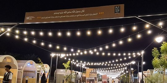 menikmati quba bazzar di malam hari