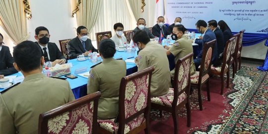 Menlu Retno Bertemu Polisi Kamboja Bahas Penyekapan 62 WNI