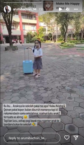 momen arumi bachsin saat antar anak sekolah berasa antar ke bandara