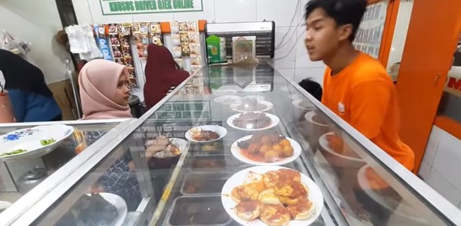 cerita sukses pengusaha warung tegal