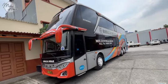 First Class Double Decker Bus Rosalia Indah Rasa Naik Pesawat