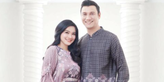 Titi Kamal Unggah Surat Cinta Pertama untuk Christian Sugiono, Isinya Romantis