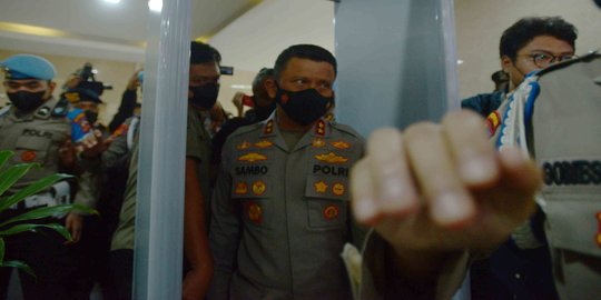 Kubu Brigadir J Protes Seragam Ferdy Sambo: Brigadir Periksa Jenderal Bintang Dua