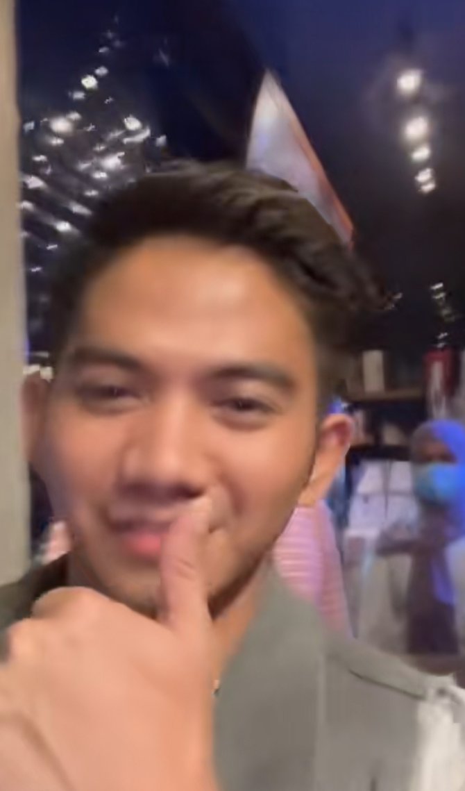 intip keseruan bonge nongkrong bareng para artis beri pertanyaan ini