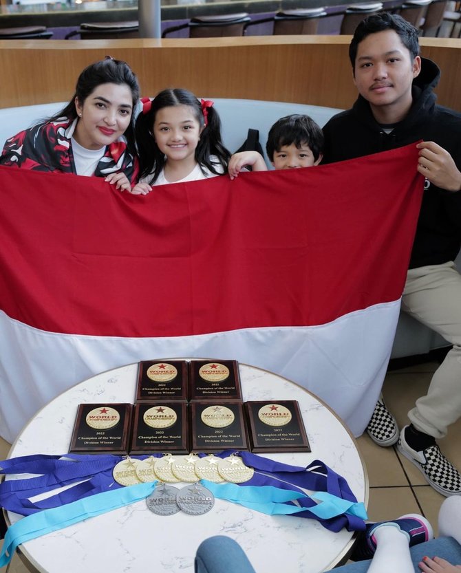 deretan foto arsy juara kompetisi di amerika