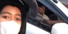 Viral Pengendara Motor Tegur Sopir Mobil yang Merokok di Jalan, Aksinya Banjir Pujian