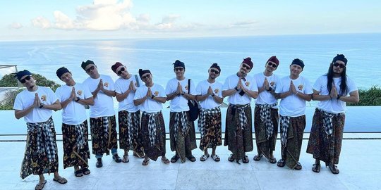 Momen Keseruan 'The Prediksi' Liburan di Bali, Gayanya Selalu Kocak!