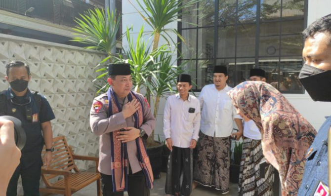 kapolri silaturahmi ke pondok pesantren di kediri