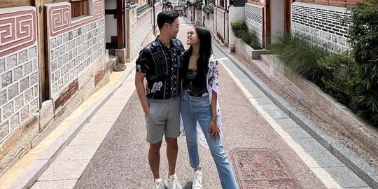 Sweet Banget, Ini Potret Maudy Ayunda 'Mudik' ke Kampung Halaman Sang Suami Sweet Banget, Ini Potret Maudy Ayunda 'Mudik' ke Kampung Halaman Sang Suami