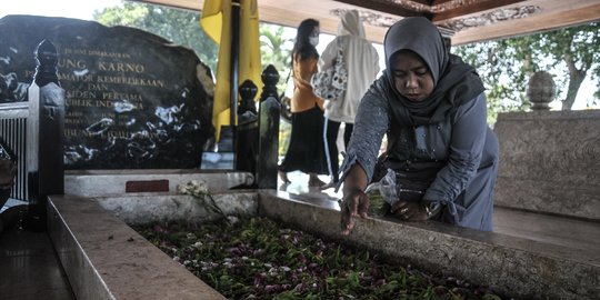 Berziarah ke Makam Bung Karno di Bulan Kemerdekaan