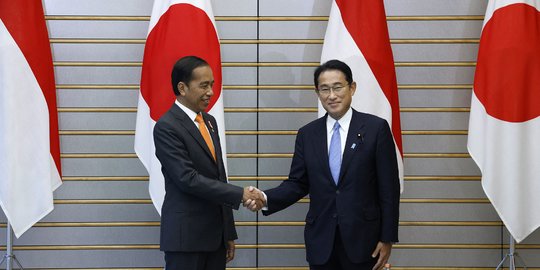 CEK FAKTA: Tidak Benar Lagu Indonesia Raya dalam Bahasa Jepang saat Kunjungan Jokowi