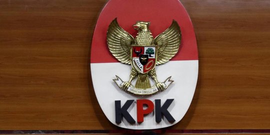 KPK Geledah Plaza Summarecon Terkait Suap Pembangunan Stadion Mandala Krida