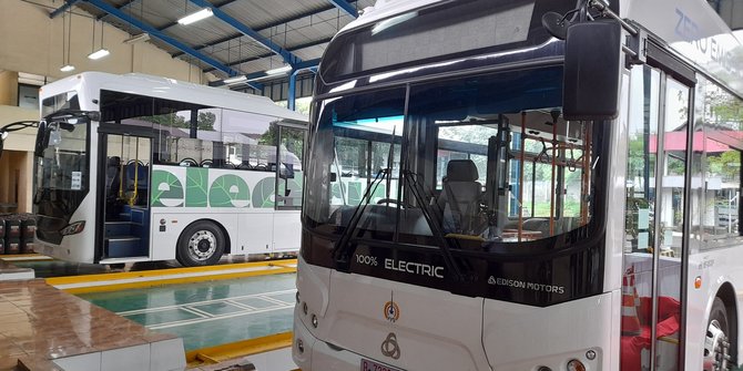 Pakai Bus Listrik Buatan Anak Bangsa, Chandra Asri Potong Konsumsi Solar 13.776 Liter