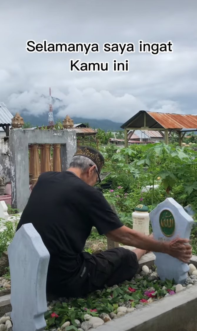 viral video kakek ke makam istri ucapan bikin haru