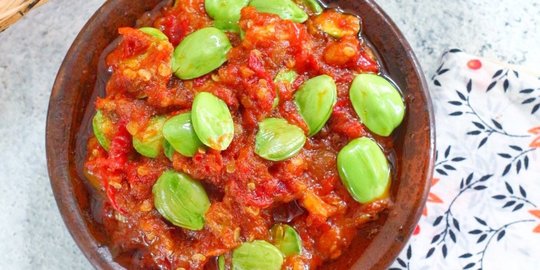 5 Cara Bikin Sambal Teri Pete, Pedas dan Bikin Nagih