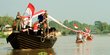 HUT Ke-77 RI, Warga Musi Banyuasin Bentangkan Bendera Sepanjang 177 Meter di Sungai