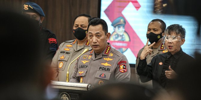 Ungkap Kasus Brigadir J, Kapolri Kembali Buktikan 'Potong Kepala Ikan Busuk'