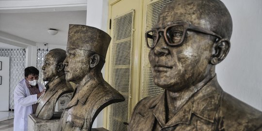 Merawat Pusaka di Museum Perumusan Naskah Proklamasi Merawat Pusaka di Museum Perumusan Naskah Proklamasi