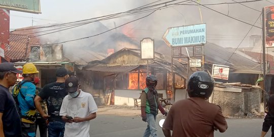 Kompor Menyala Ditinggalkan, Warteg hingga Salon di Bekasi Hangus Terbakar