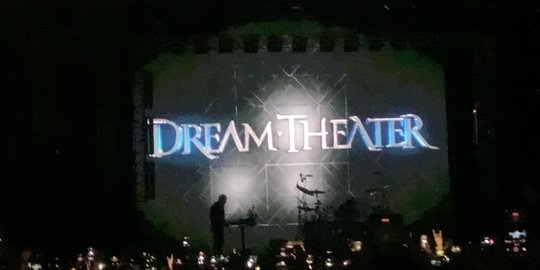Konser Dua Jam Nonstop, Dream Theater Bawakan 10 Lagu di Solo