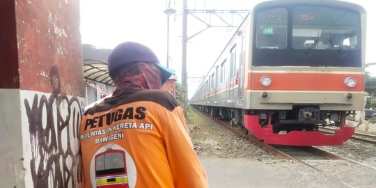 Menjaga Jalan Nenek Moyang Tetap Dilintasi Warga