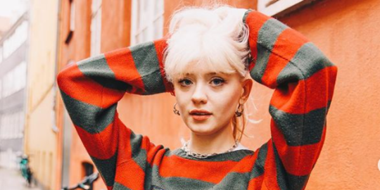 Lirik Lagu Blonde - Maisie Peters