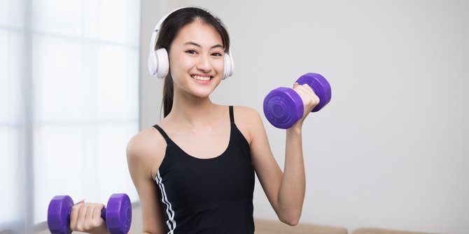 Tips Latihan Dengan Dumbbell Bagi Pemula Yang Bisa Cegah Cedera