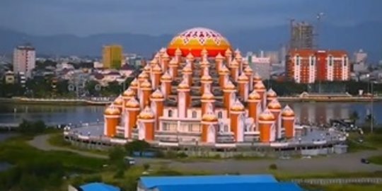 Potret Kemegahan Masjid 99 Kubah di Makassar, Rancangan Ridwan Kamil
