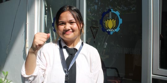 Baru Berusia 15 Tahun, Gadis Asal Tangerang Ini Jadi Mahasiswa Termuda di ITS