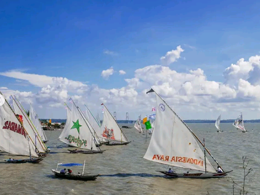 lomba perahu layar surabaya