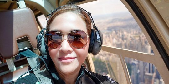 Momen Keseruan Maia Estianty Liburan di New York, Lihat Pemandangan Kota Naik Heli Momen Keseruan Maia Estianty Liburan di New York, Lihat Pemandangan Kota Naik Heli