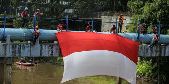 3 Fakta Pembagian 10 Juta Bendera Merah Putih di Surabaya, Mendagri Tegaskan Maknanya