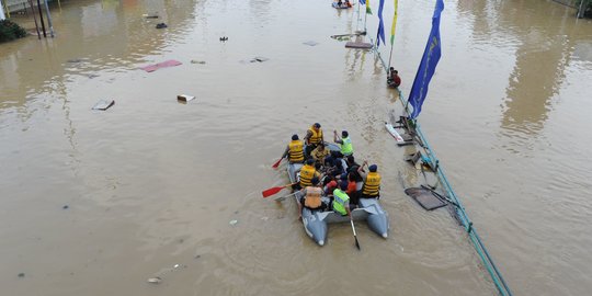 Kali Ciliwung Meluap, Pemukiman di Kebon Pala Jatinegara Banjir Setinggi Satu Meter