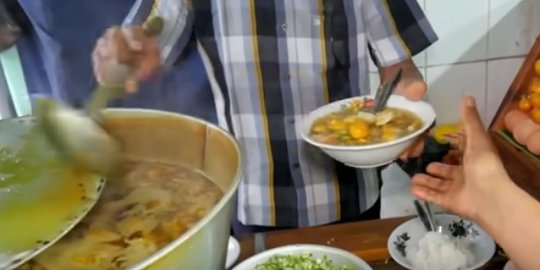 Paling Enak di Surabaya & Laris Manis, Soto Cak Pardi Habiskan 50 Ekor Ayam Tiap Hari