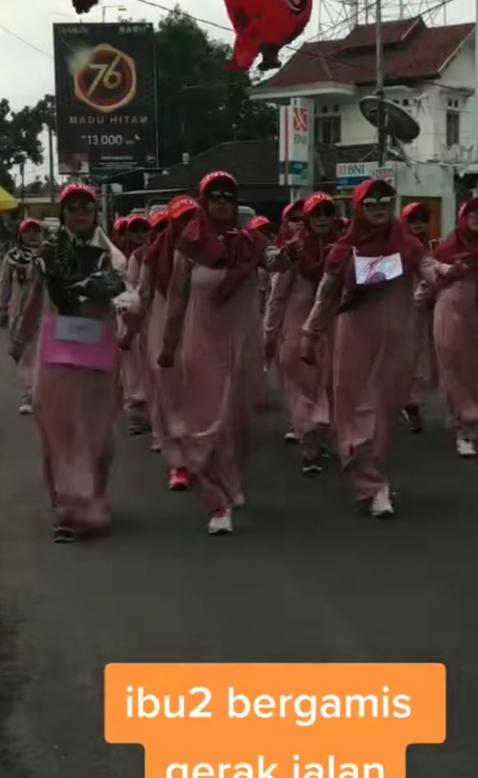 viral deretan aksi meriahkan hari kemerdekaan indonesia gerak jalan unik hingga lomba kocak