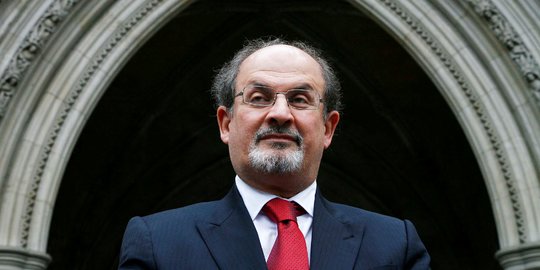 Iran Akhirnya Buka Suara Soal Penikaman Salman Rushdie