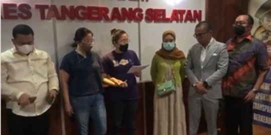 Anak Wanita Naik Mercy Minta Maaf ke Pihak Alfamart, Akui Ibunya Curi Cokelat & Sampo