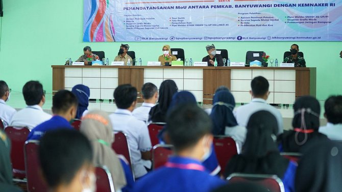 pemkab banyuwangi teken mou dengan kemenaker