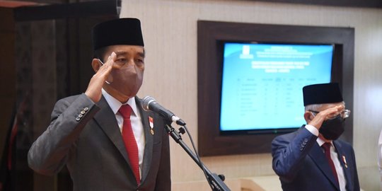 HUT ke-77 RI, Jokowi Pimpin Apel Kehormatan dan Renungan Suci di TMP Kalibata