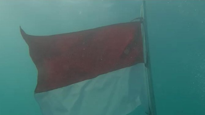 upacara bendera di dasar laut perbatasan australia