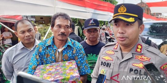 Cerita Warga Cianjur Bentangkan Bendera Merah Putih 220 Meter