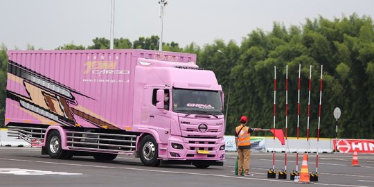 HTSCC dan Komitmen Hino Cegah Kecelakaan, Utamakan Keselamatan di Jalan