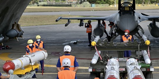 Siaga Lawan China, Taiwan Lengkapi Jet F-16 Viper dengan Rudal Mematikan