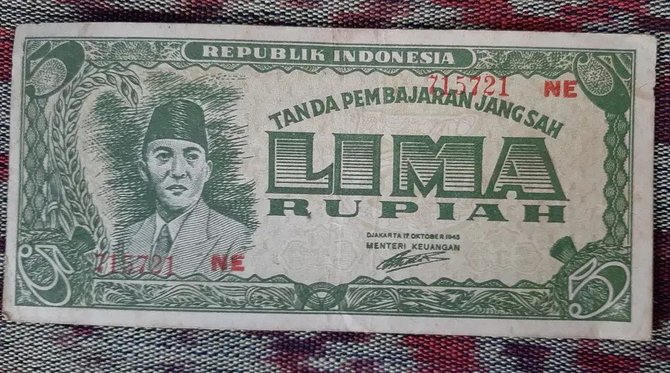 uang rupiah pertama tahun 1945