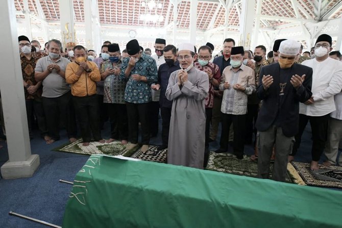 salat jenazah oded m danial di bandung