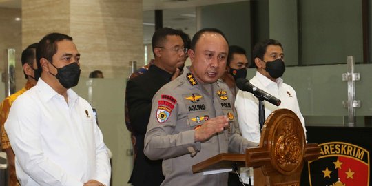 Polisi Beberkan Bukti dan Peran Putri Candrawathi Tersangka Kematian Brigadir J Polisi Beberkan Bukti dan Peran Putri Candrawathi Tersangka Kematian Brigadir J