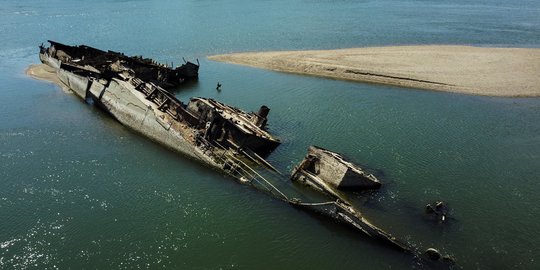 Penampakan Kapal Jerman era Perang Dunia II Bermunculan di Sungai Mengering Serbia