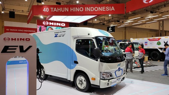 hino rayakan 40 tahun di indonesia di giias 2022