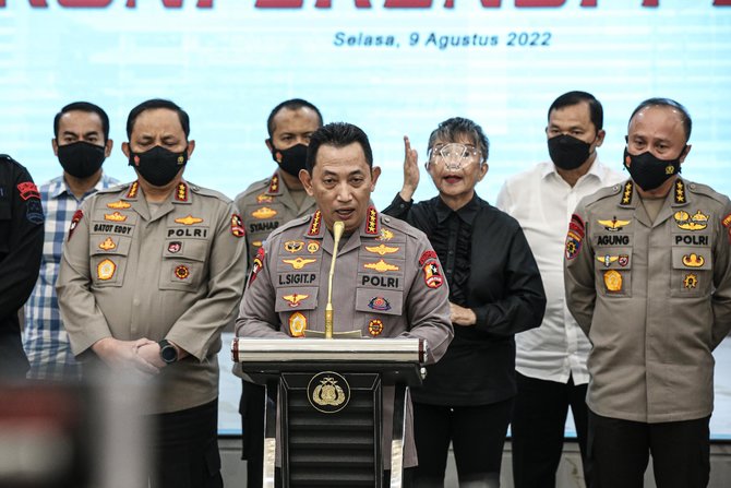 kapolri umumkan penetapan ferdy sambo jadi tersangka pembunuhan brigadir j